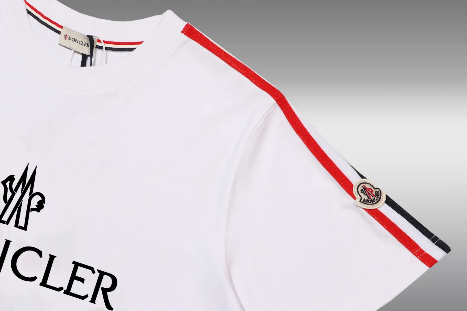《Moncler~ 》2024New Arrival ， Quality T ， , Versatile Quality ！ ‼ 32 250G ‼ ， ， ， ， T 🤪 Sizes：S-M-L-XL-2XL ：Black，White， ， Same Style